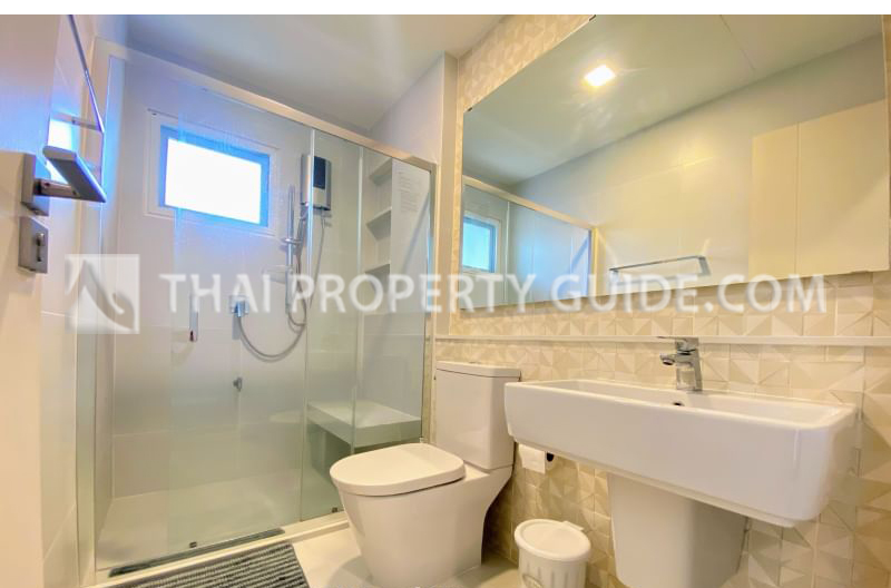 House with Shared Pool in Bangnatrad 